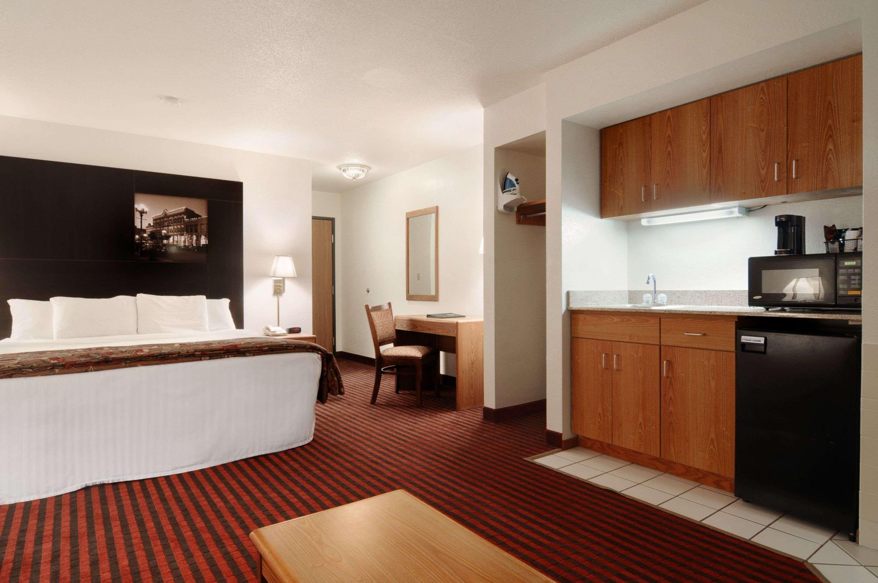 Super 8 By Wyndham La Crosse Hotel Exterior photo